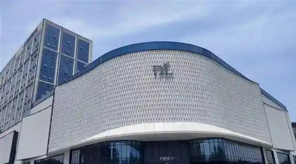 河南省民营企业协会力挺：胖东来保洁工资破7千，引发关注