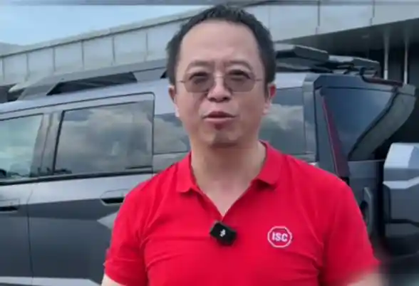周鸿祎首次涉足影视圈，邀请企业家朋友共同客串短剧，引发关注