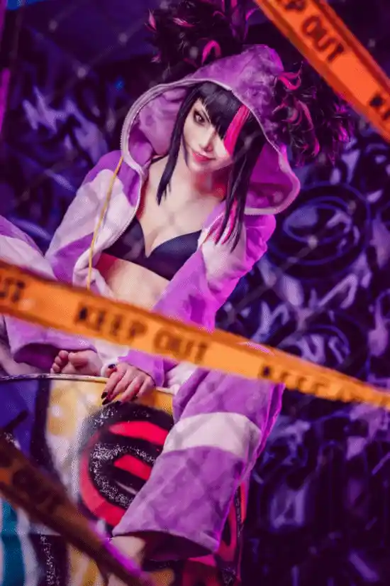 《街霸》女角色韩蛛俐COSPLAY：性感邪魅，气质独特