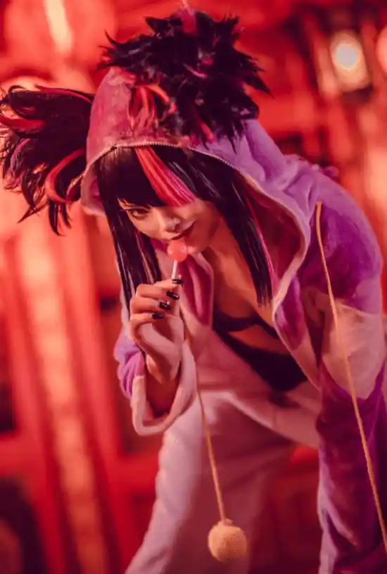 《街霸》女角色韩蛛俐COSPLAY：性感邪魅，气质独特
