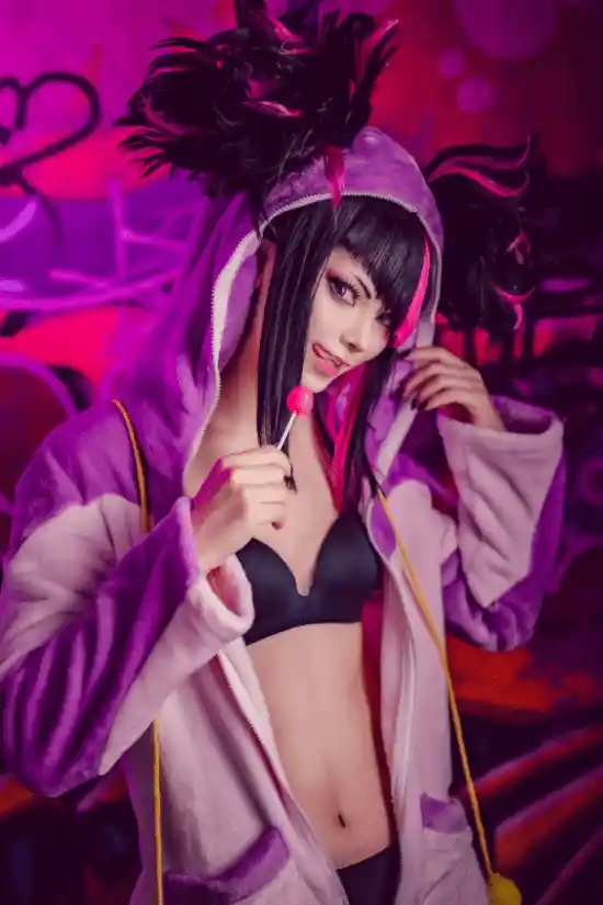《街霸》女角色韩蛛俐COSPLAY：性感邪魅，气质独特