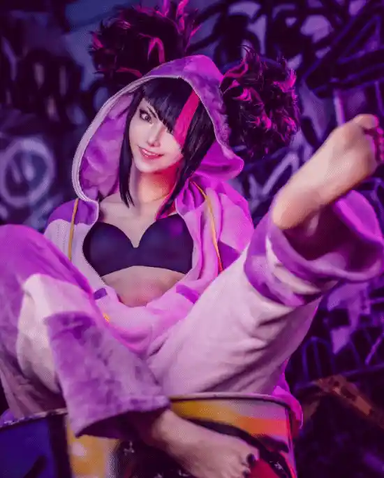 《街霸》女角色韩蛛俐COSPLAY：性感邪魅，气质独特