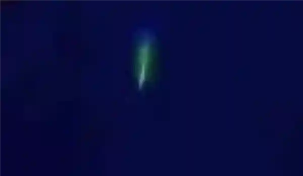 天津上空现神秘绿光，华丽如葱，疑似外星飞船？官方解密揭秘
