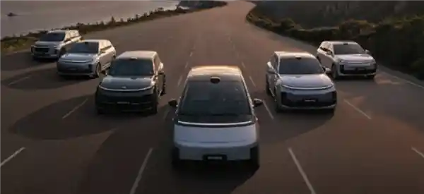 理想汽车11月交付创纪录48740辆，再度稳坐中国造车新势力市场之巅