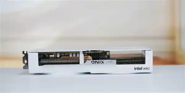 【惊艳登场！纯白双风扇Intel锐炫B580 OC显卡】