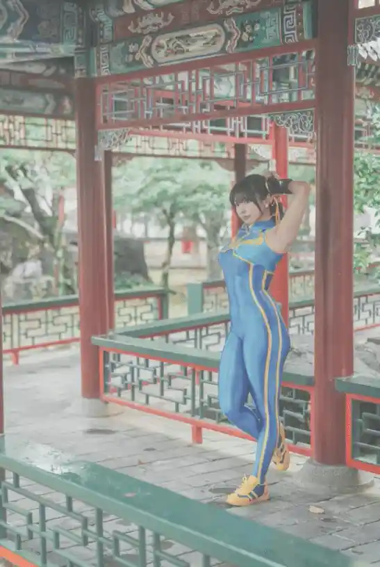 日本美女化身《街头霸王》经典角色春丽，惊艳再现！