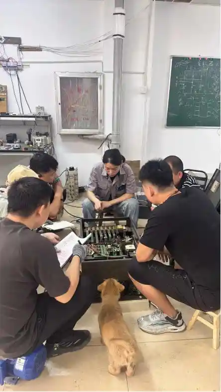 抖音电商助力！电工界花木兰70万人线上导师，技术工人知识带货火爆