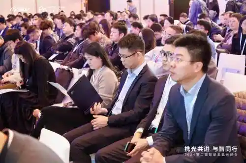 中国汽研亮相第二届智能车载光峰会，发布全新ADB灯整车场景测试技术