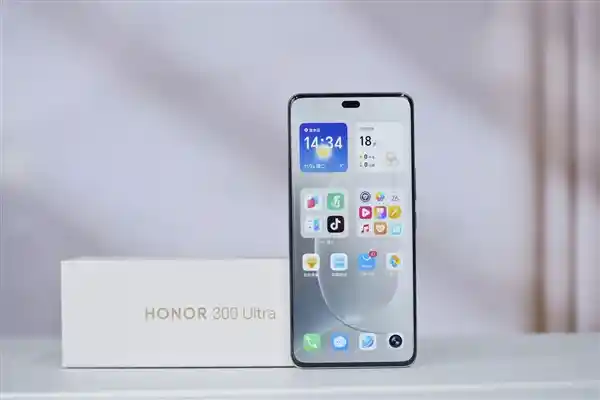300 Ultra：浮雕美背，旷野舷窗，尽显荣耀之美