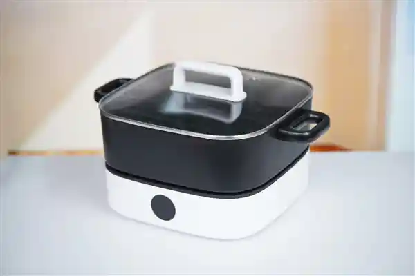 米家多功能电火锅6L，让你成为涮煮炖煎高手！