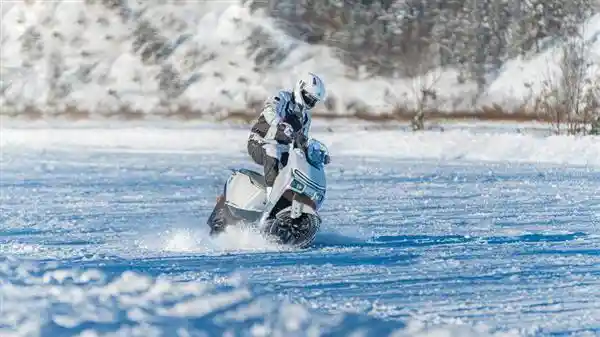 【挑战极限！雅迪电动车成功通过-34℃极寒测试，引领超一亿用户开启光明之旅】