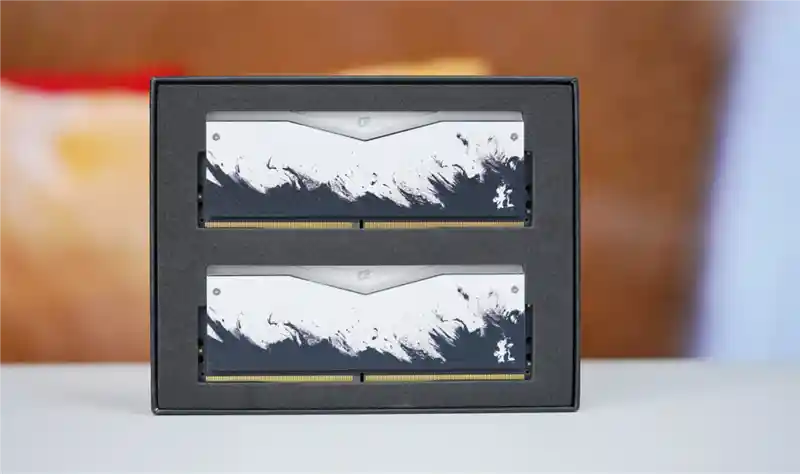 七彩虹iGame Shadow DDR5-6000 16GBx2：超频至轻松8000MHz，满足AMD/Intel顶级内存需求