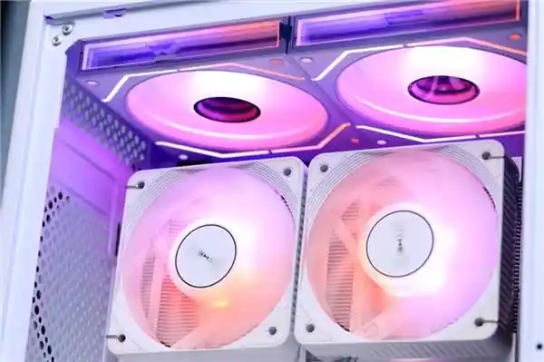 独角兽漫迷的福音！硕一凤凰U350打造高达主题装机，震撼登场！