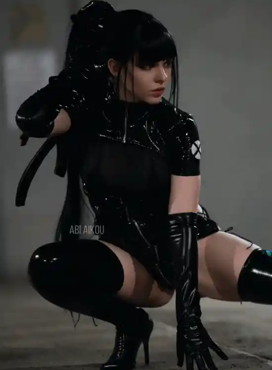 《剑星》女角色伊芙美女COS：完美身材再现