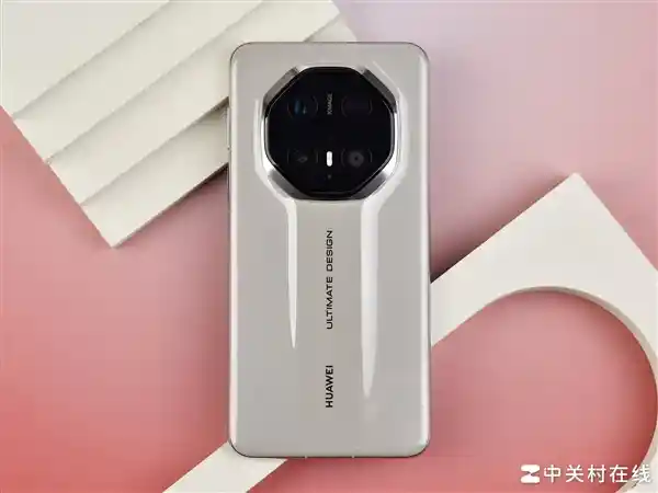 华为Mate 70 RS大师版：致敬手机巅峰