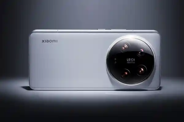 小米15 Ultra华丽登场：巅峰机皇震撼发布！