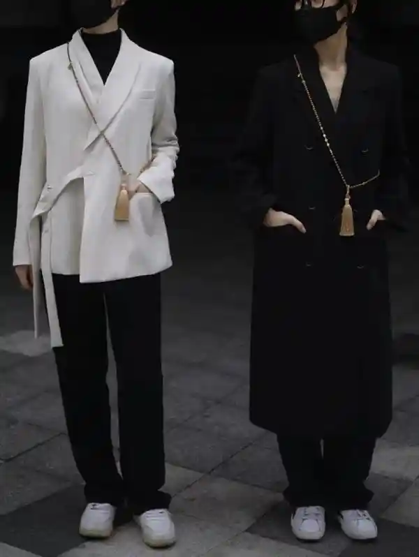 抖音电商潜力大：木作文玩行业从盘串大叔到精英女性，开拓新客群