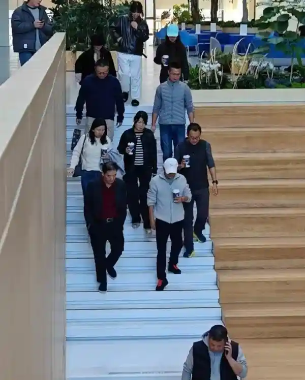 马云现身杭州！蚂蚁集团换帅，20岁新老交替