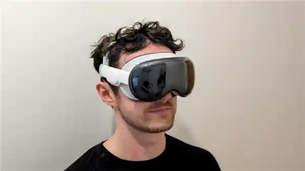 【苹果Vision Pro大动作！借助索尼VR控制器弥补战略短板】