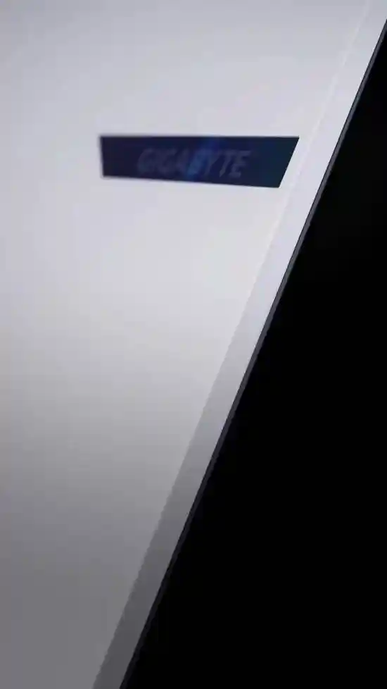 技嘉即将发布全新AORUS游戏本：揭秘笔记本电脑的未来设备