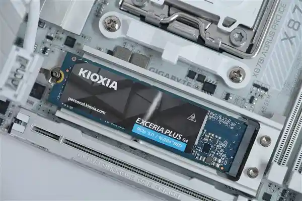 全新铠侠EXCERIA PLUS G4 1TB SSD震撼登场，极速传输率高达10000MB/s！