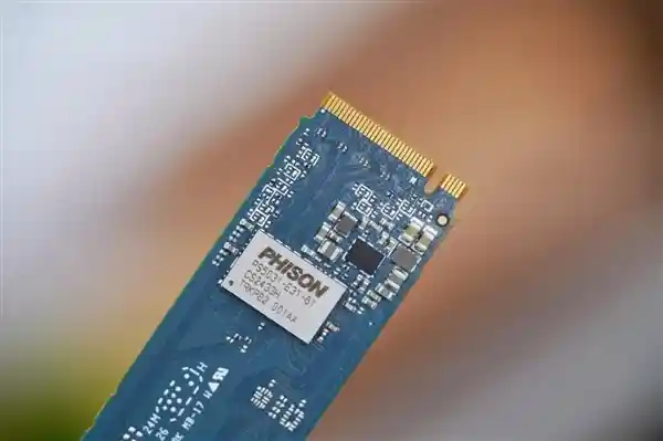 全新铠侠EXCERIA PLUS G4 1TB SSD震撼登场，极速传输率高达10000MB/s！