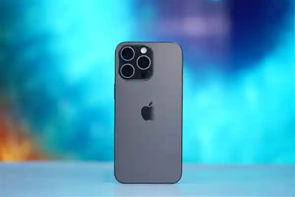 苹果AI功能备受冷遇：超半数用户对Apple Intelligence不感冒