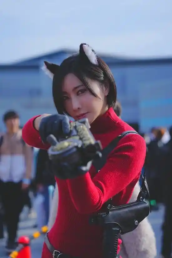 猫耳艾达王COS：性感王阿姨惊艳登场！