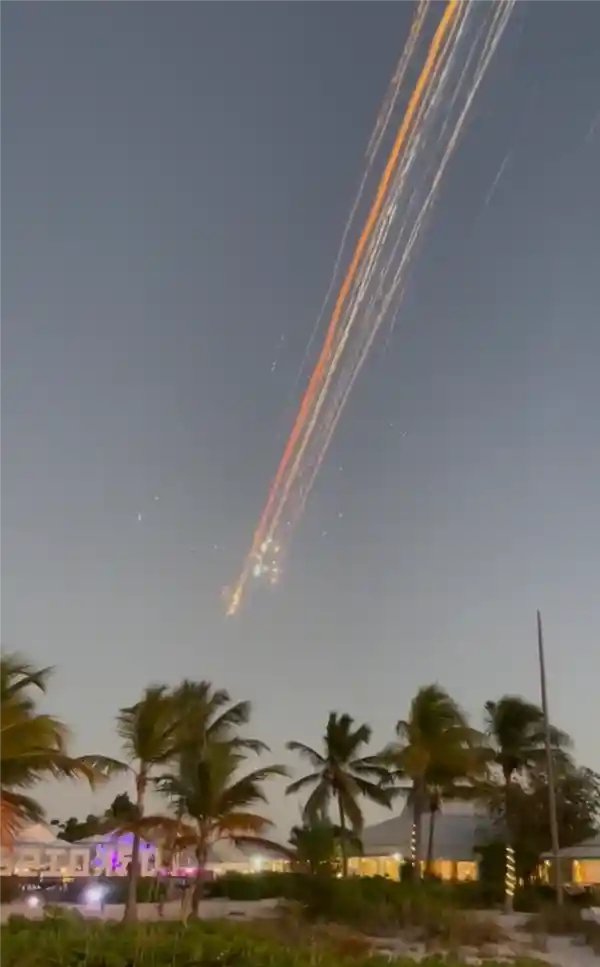SpaceX星舰第七飞首曝：科幻未来之美