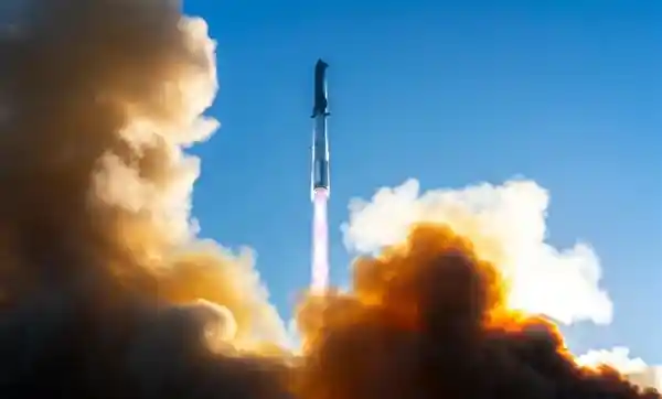 SpaceX星舰第七飞首曝：科幻未来之美