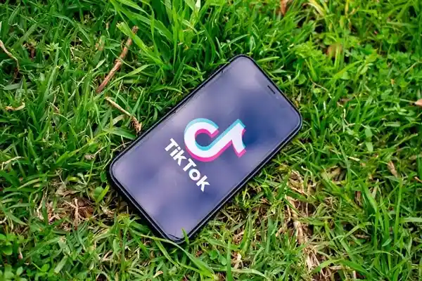 特朗普要求TikTok恢复运营，要求收购50%股份？知情人士揭秘：字节跳动未与美方达成协议