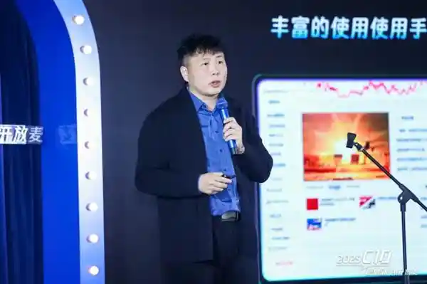 AI疯狂一年：千家百业如何在钉钉上与AI共舞