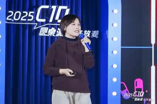 AI疯狂一年：千家百业如何在钉钉上与AI共舞