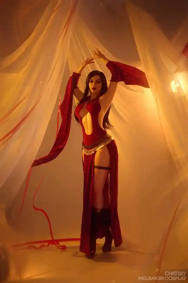 超级英雄现实版！凤凰女Cosplay惊艳亮相，完美展现出色身材