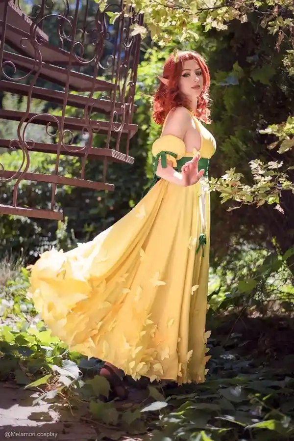 超级英雄现实版！凤凰女Cosplay惊艳亮相，完美展现出色身材