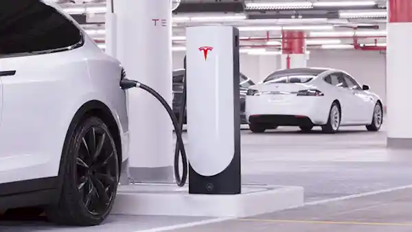 特斯拉中国首批V4超级充电站即将亮相！峰值功率350kW，非特斯拉车型也可享用