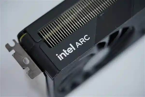 三款全新Intel独显产品悄然登陆Linux系统！一次性揭秘