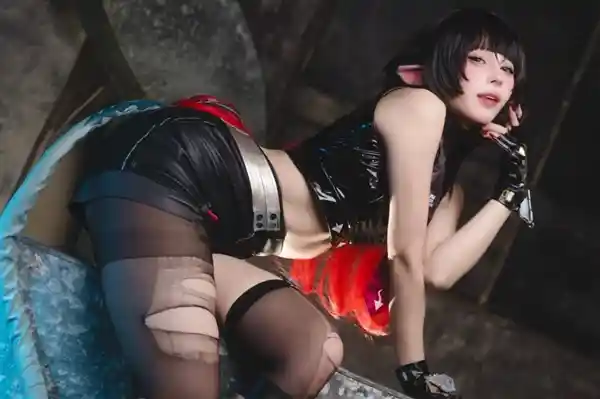 《绝区零》Cosplay火辣来袭！日本美女惊艳亮相，颜值身材堪比原作！