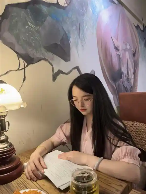 《从家人反对到走向辉煌：《仙姝》作者丛月的崛起之路》