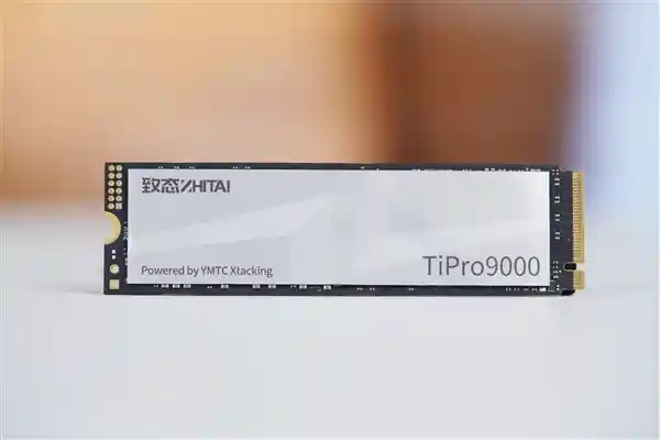 长江存储推出速度逼近PCIe 5.0极限的全新TiPro9000 2TB SSD，性能再升级