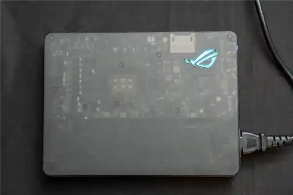 震撼登场！ROG XG Mobile 2025雷电5外置显卡坞搭载RTX 5090震撼发布