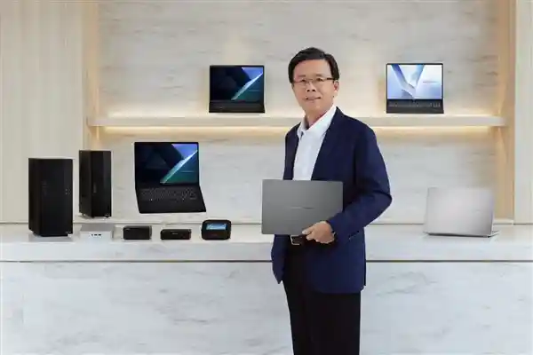 华硕CES2025揭示轻薄PC新品：骁龙AI全面升级，智能体验触手可及