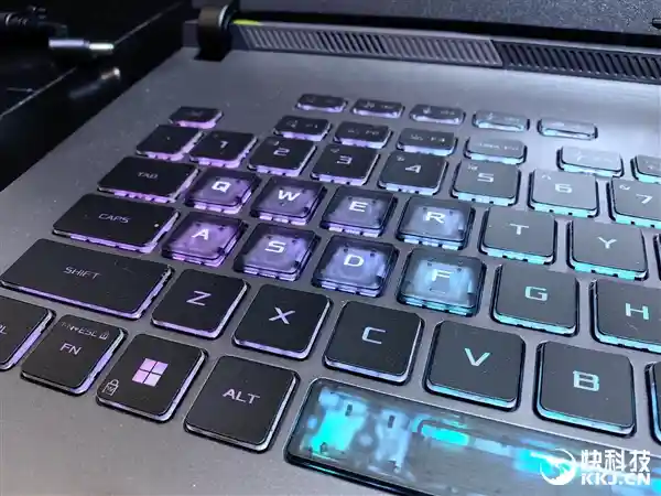 全新ROG游戏本搭载首发锐龙9 9955HX3D神U！独家RTX 5090扩展坞震撼登场