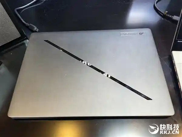 全新ROG游戏本搭载首发锐龙9 9955HX3D神U！独家RTX 5090扩展坞震撼登场
