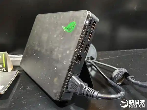 全新ROG游戏本搭载首发锐龙9 9955HX3D神U！独家RTX 5090扩展坞震撼登场