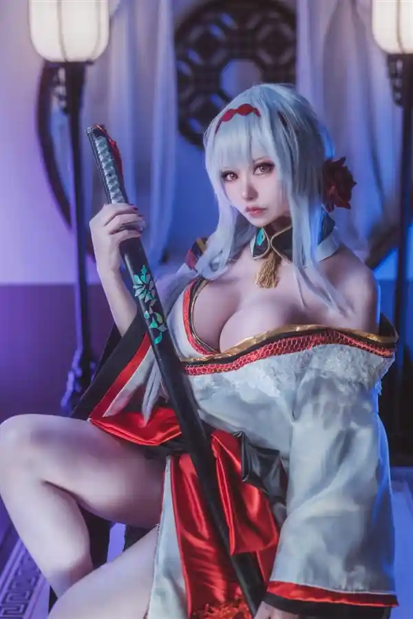 《星刃》女主伊芙 Cosplay 美若仙女，惊艳再现！