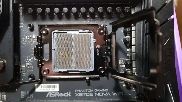 AMD锐龙7 9800X3D神秘烧毁事件：主板惨遭殃