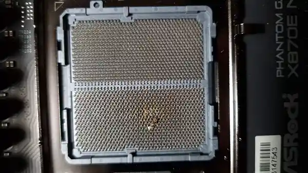 AMD锐龙7 9800X3D神秘烧毁事件：主板惨遭殃