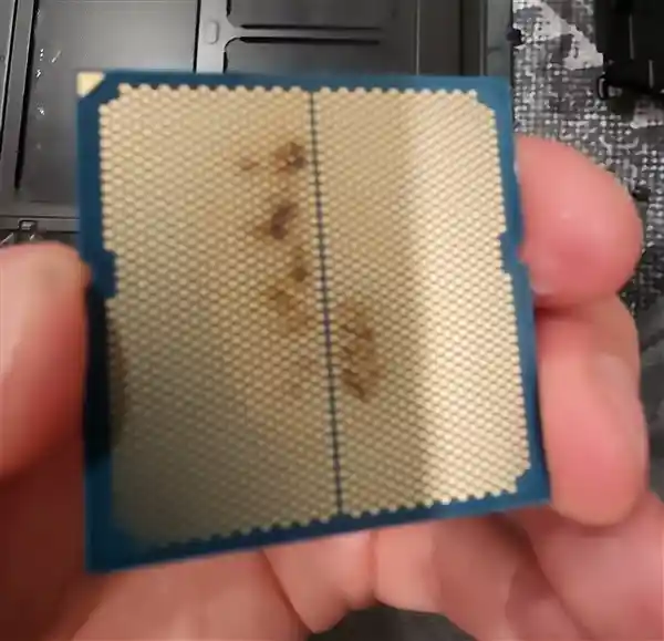 AMD锐龙7 9800X3D神秘烧毁事件：主板惨遭殃