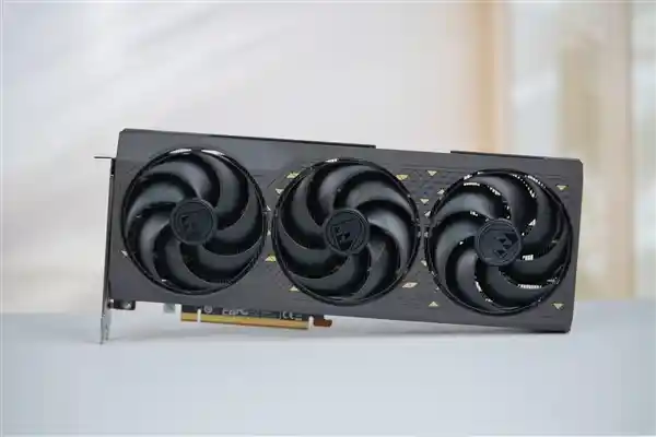 AMD RX 7650 GRE显卡亮相，势要与RTX 5060展开激烈对决！